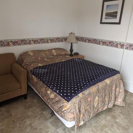 Balgonie Motel Motor Inn Pilot Butte Kültér fotó